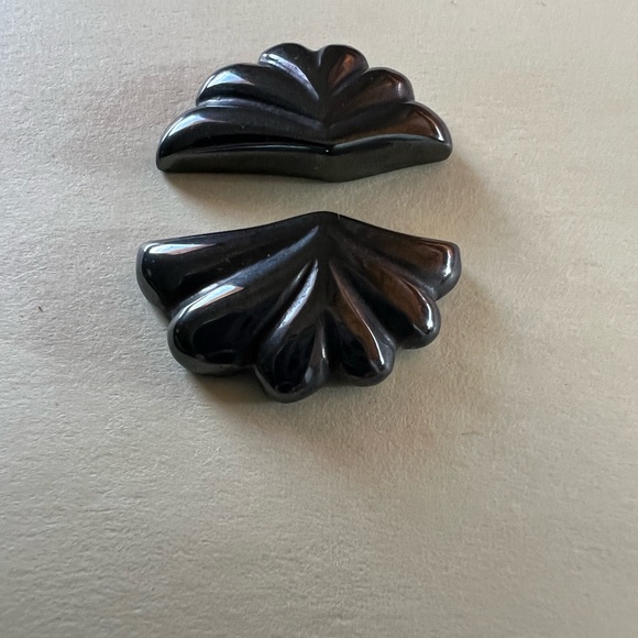 Two Hematite carvings - Picture 2 of 3